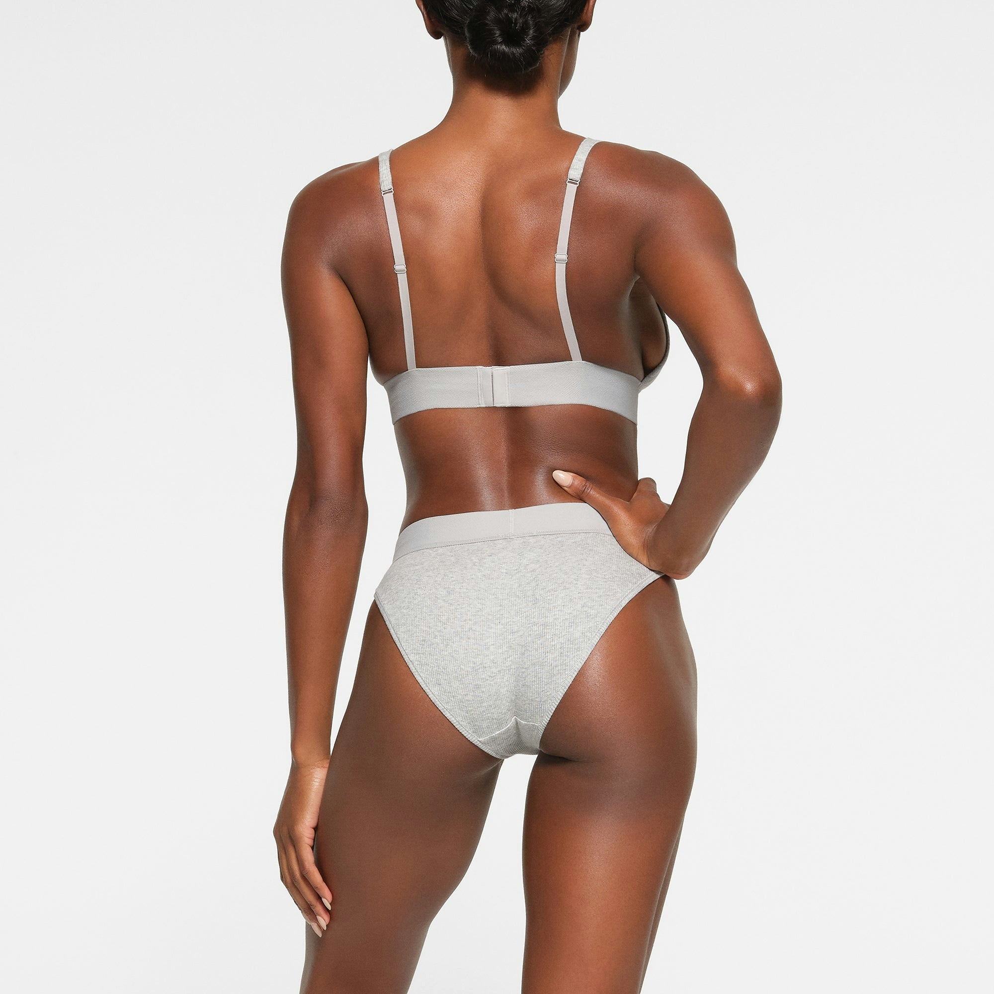 Sutiã Bralette com Decote