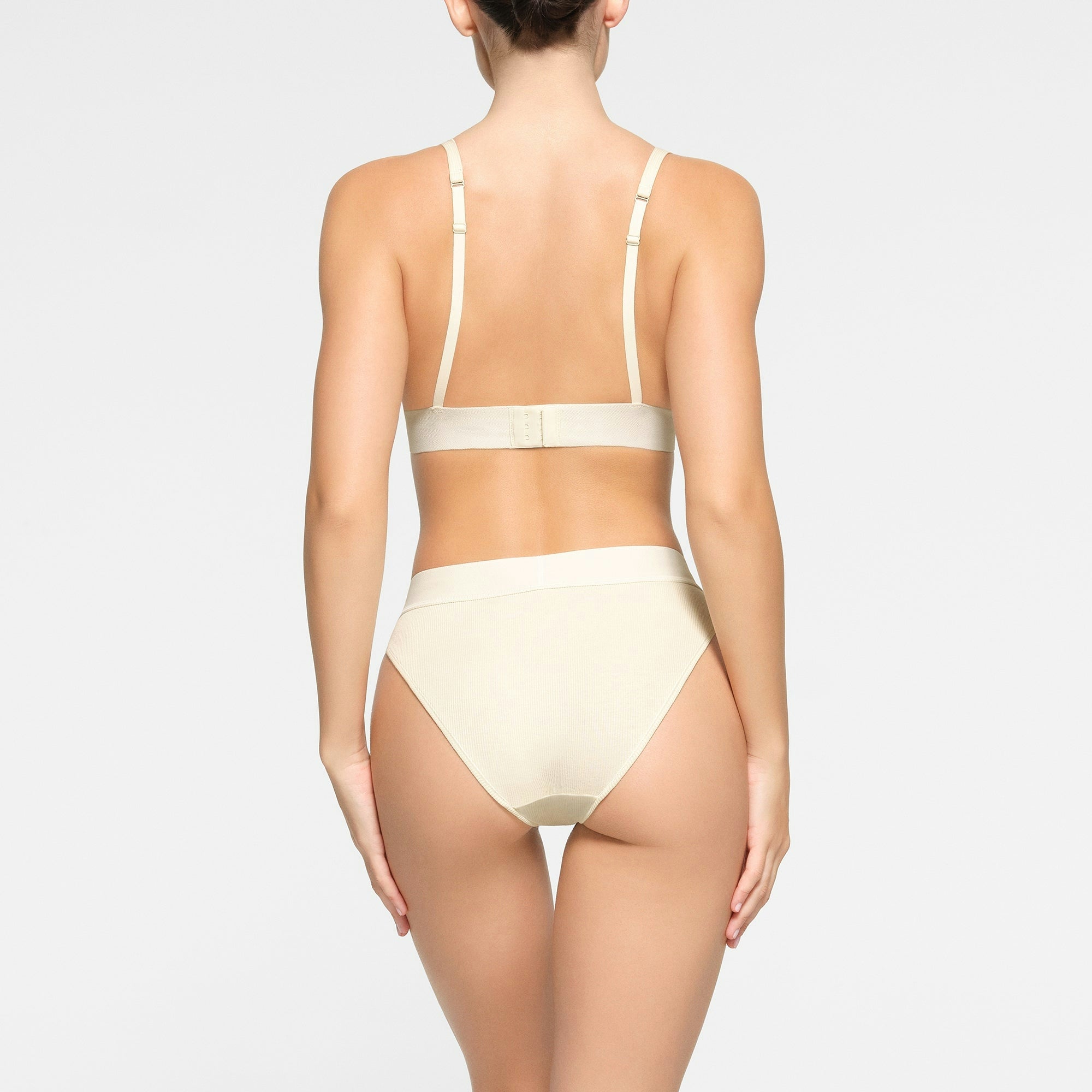 Sutiã Bralette com Decote