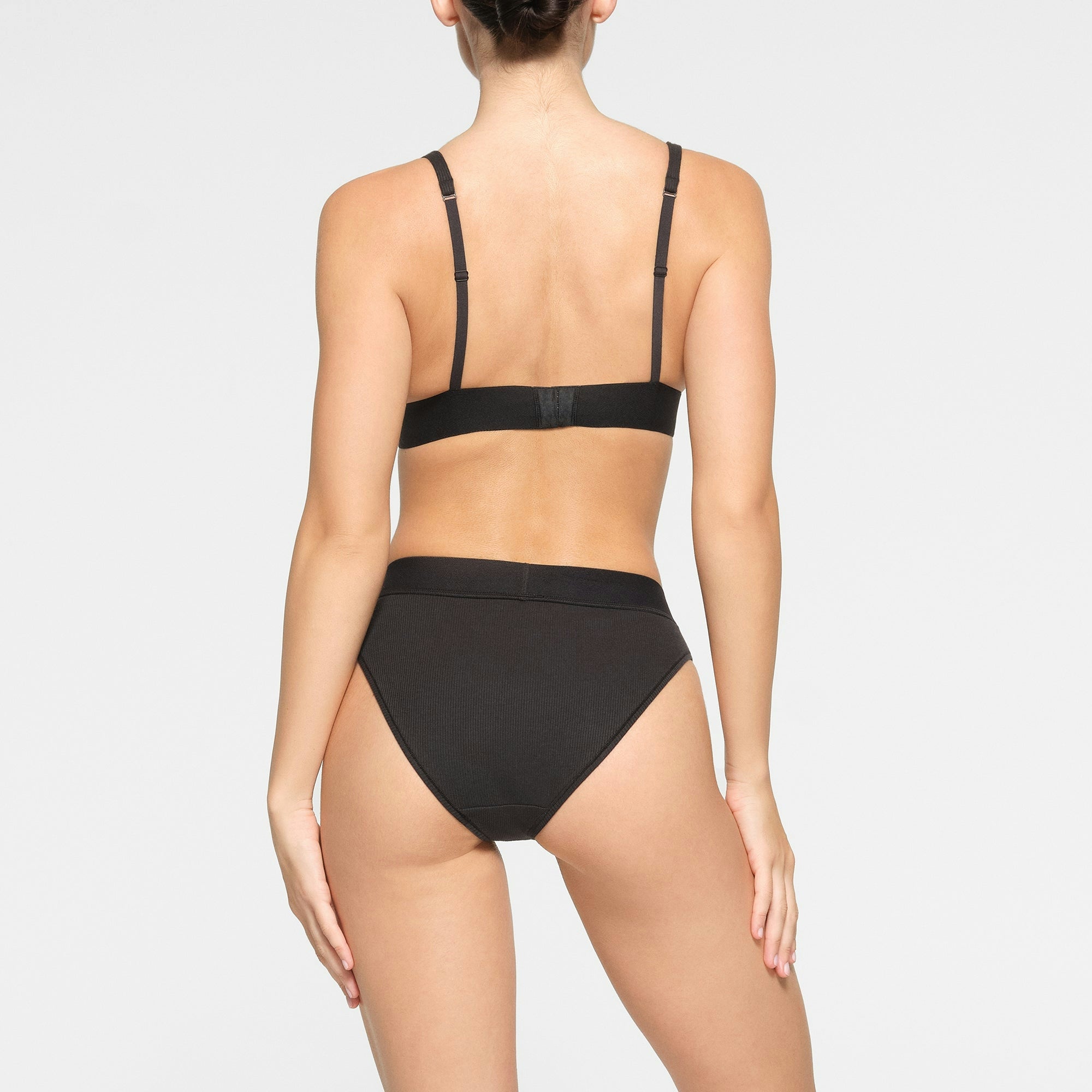 Sutiã Bralette com Decote